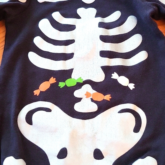 Black skeleton long sleeved footless footie - Picture 4 of 4